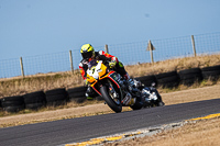 anglesey-no-limits-trackday;anglesey-photographs;anglesey-trackday-photographs;enduro-digital-images;event-digital-images;eventdigitalimages;no-limits-trackdays;peter-wileman-photography;racing-digital-images;trac-mon;trackday-digital-images;trackday-photos;ty-croes